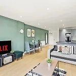 Elegant Flat - Sleeps 8 Bristol