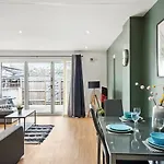 Elegant Flat - Sleeps 8 Daire Bristol