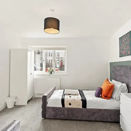 Elegant Flat - Sleeps 8 * Bristol