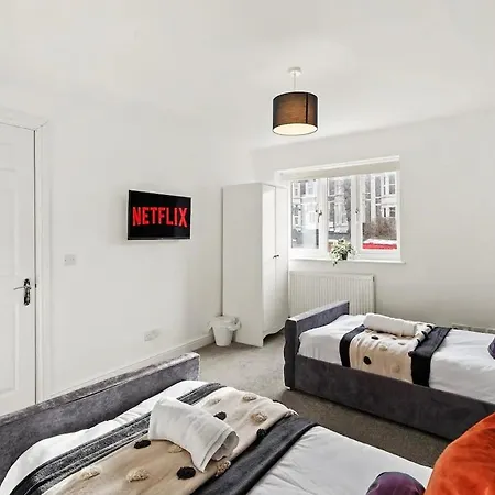 Apartman Elegant Flat - Sleeps 8 Bristol