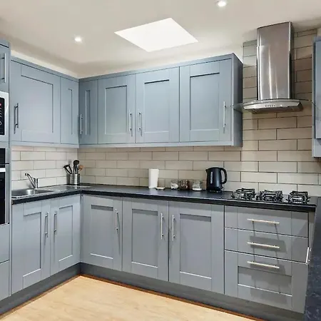 Elegant Flat - Sleeps 8 Apartmán