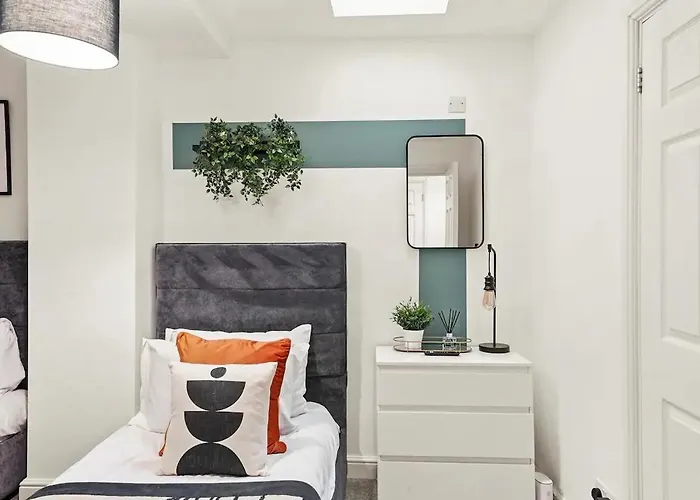 Elegant Flat - Sleeps 8