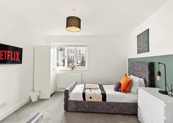 Elegant Flat - Sleeps 8 * Bristol