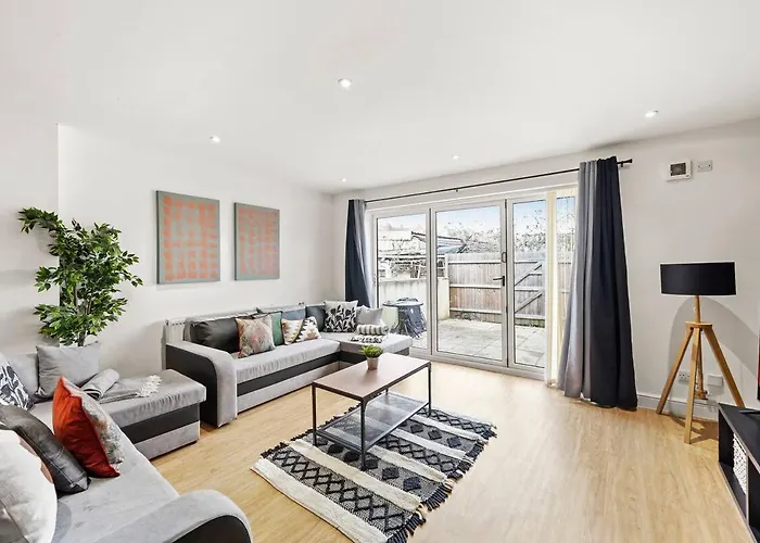 Elegant Flat - Sleeps 8 Apartman