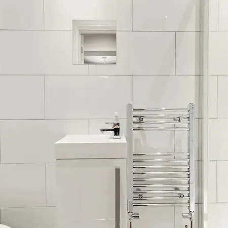 Elegant Flat - Sleeps 8 * Бристоль